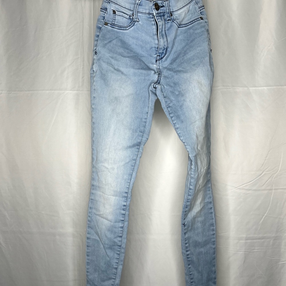 Super skinny and super high rise jeggings.